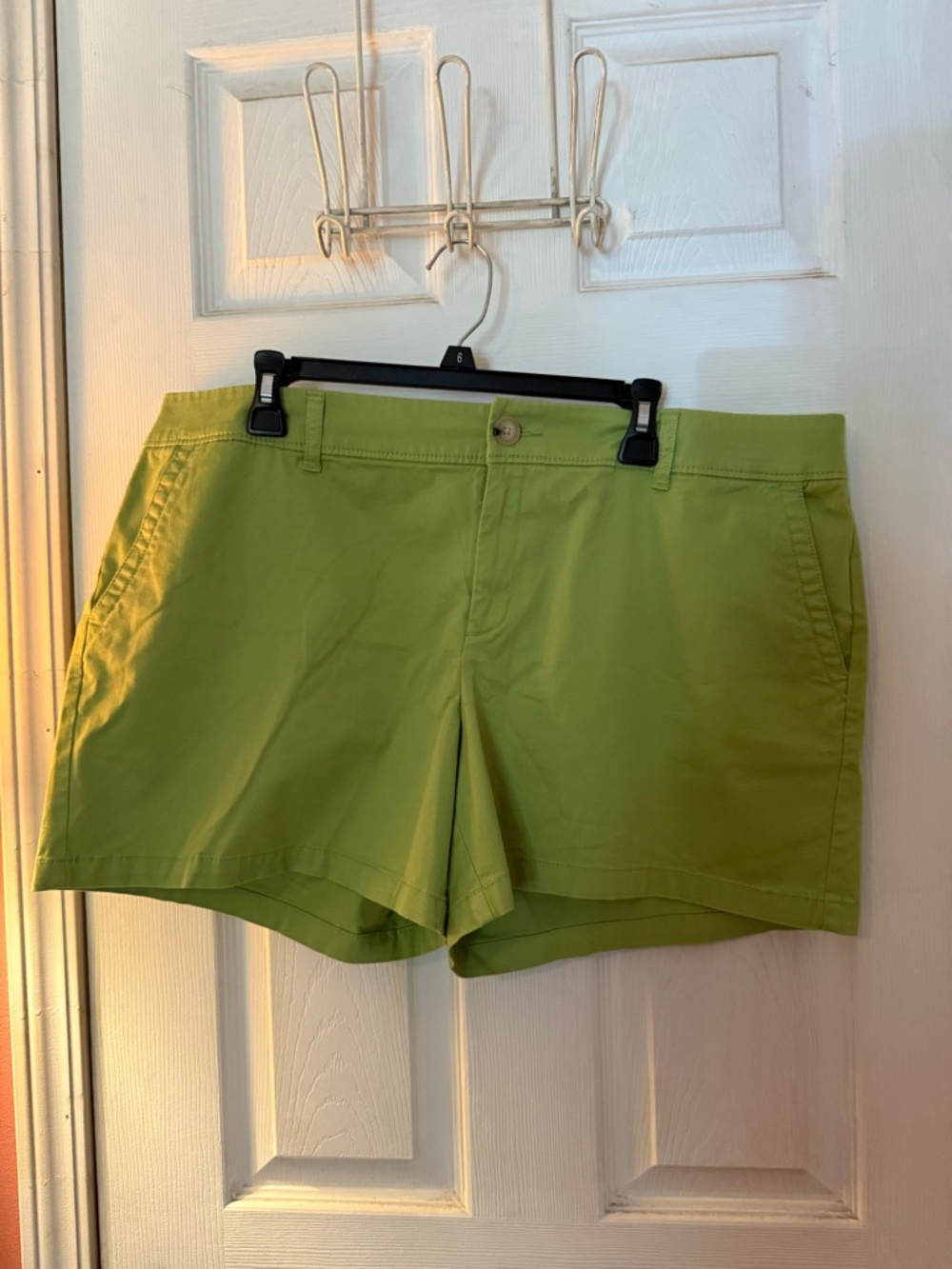 Women's  Green Casual Chino Shorts size 18